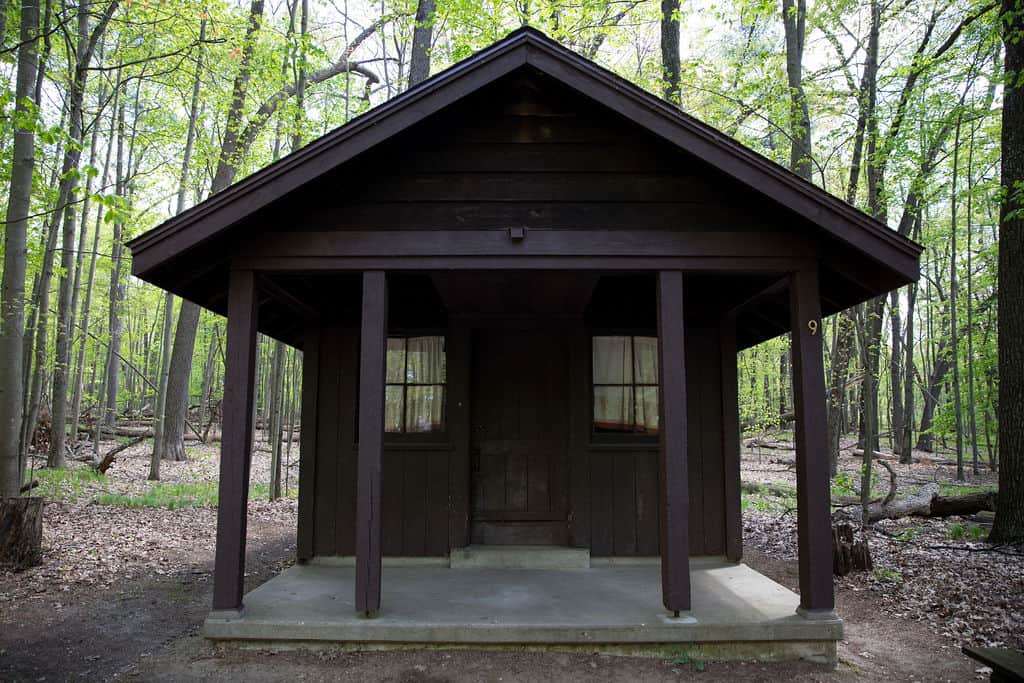 Cabin 9 - Lake Side