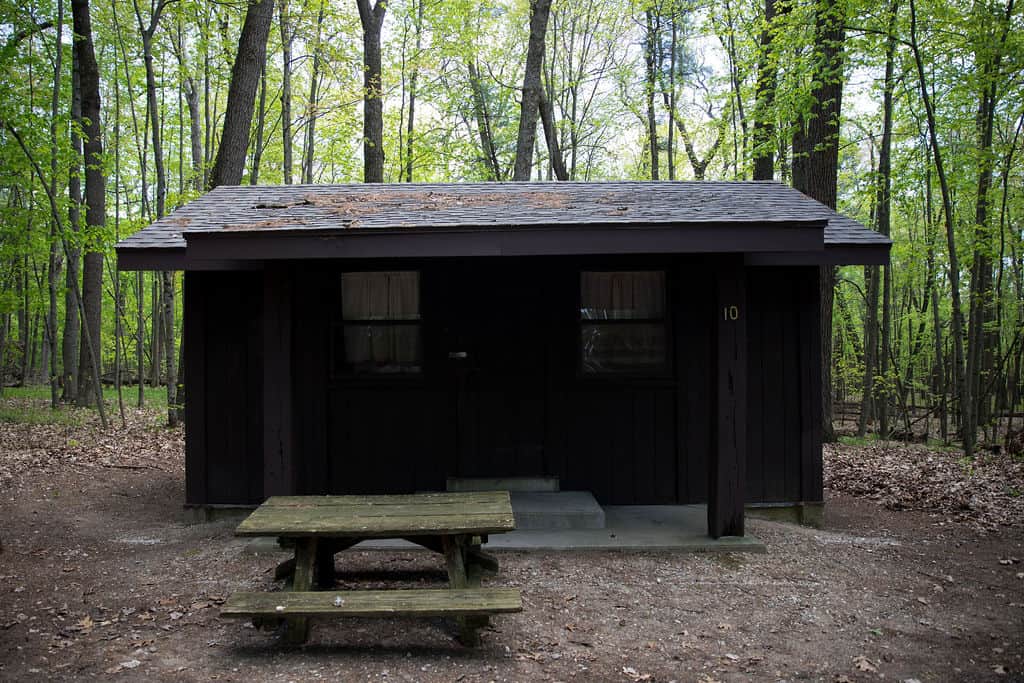 Cabin 10 - Lake Side