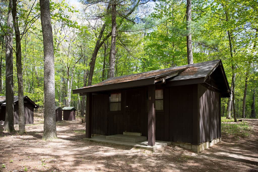 Cabin 11 - Lake Side