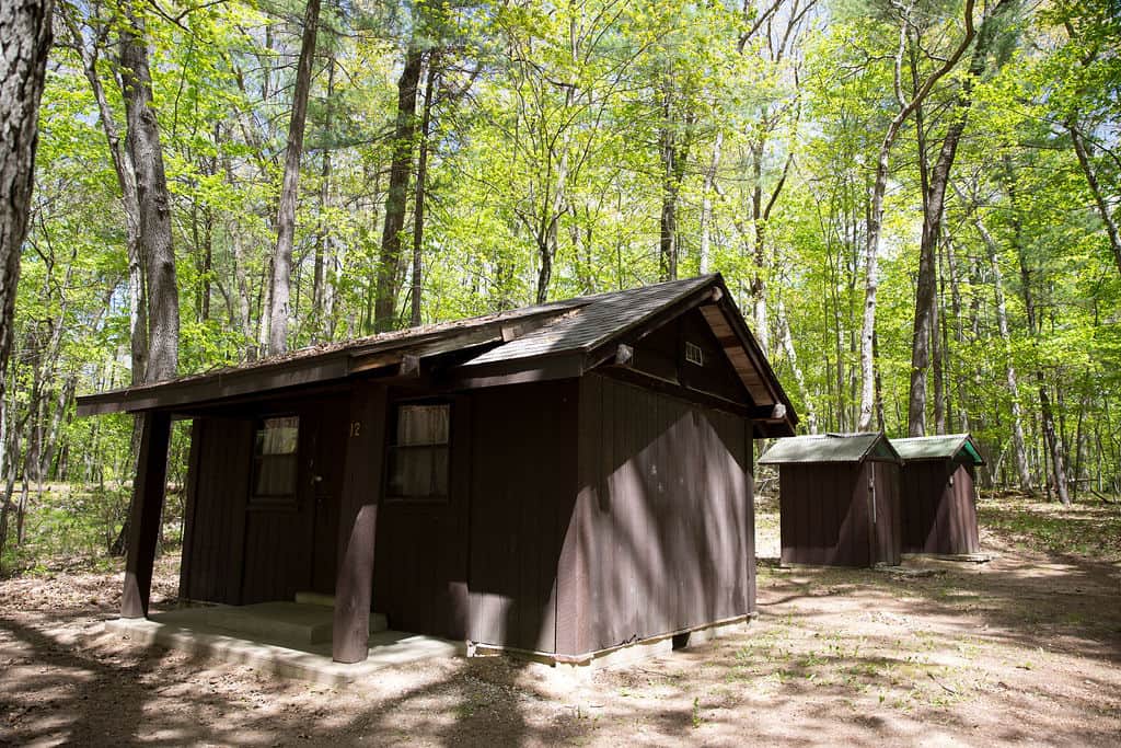 Cabin 12 - Lake Side