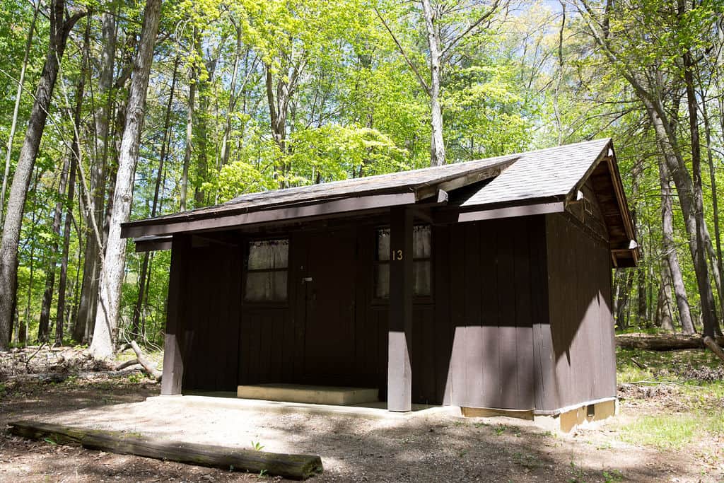 Cabin 13 - Lake Side