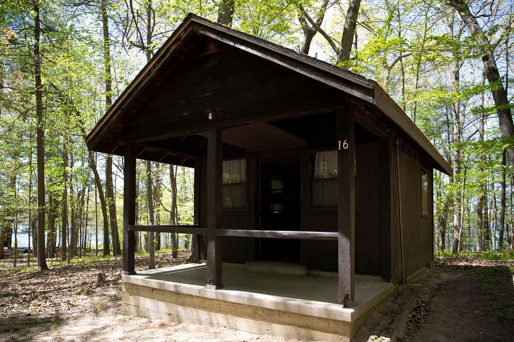 Cabin 16 - Lake Side